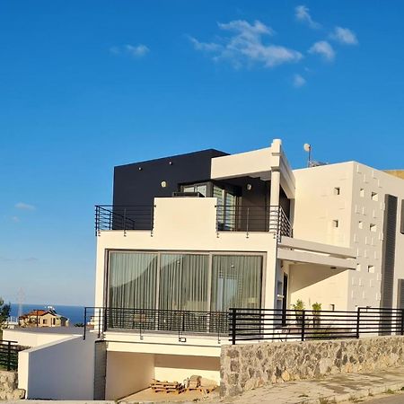 Superior Villa Between The Mountain And The Sea 4+1 Agios Epiktitos Exteriér fotografie